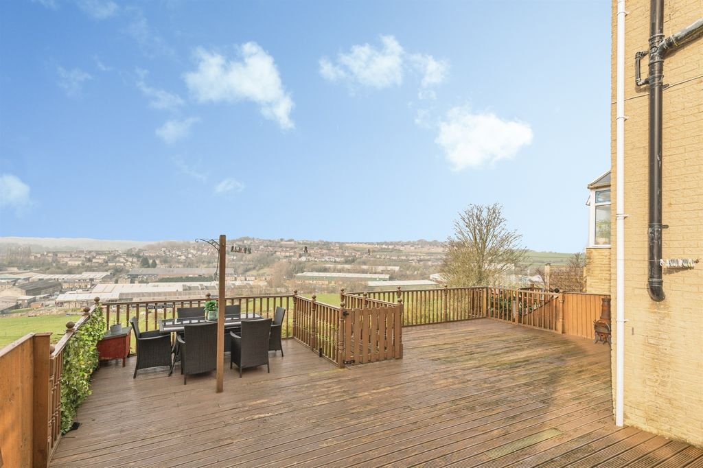 Additional image 10 of 3 bed semi-detached house for saleHigh Street, Hanging Heaton, Batley WF17