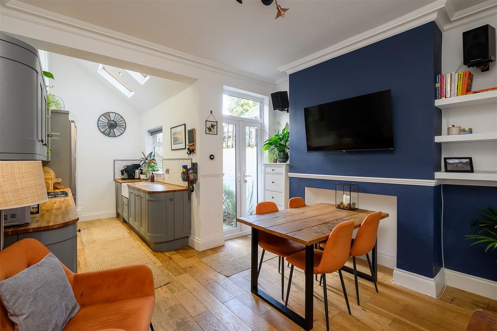 Property photo 2 of 15 Kitchen / Dining