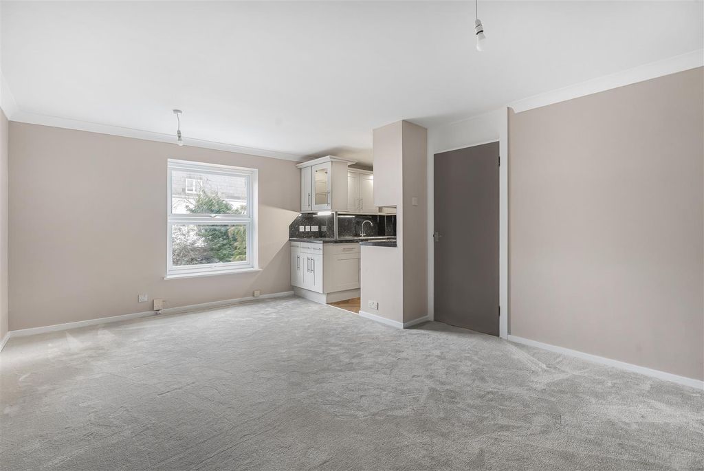 Property photo 3 of 21 9_70922.Jpg