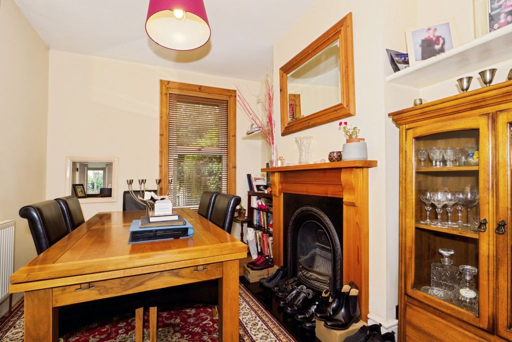 Property photo 3 of 17 Photo
