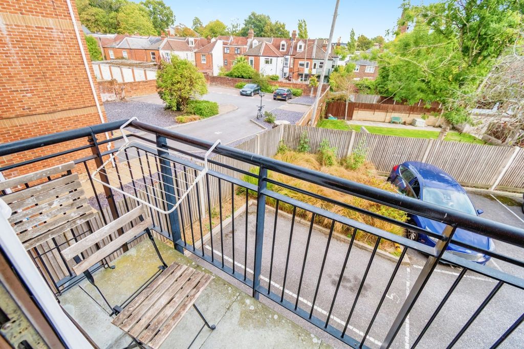 Property photo 2 of 14 Photo