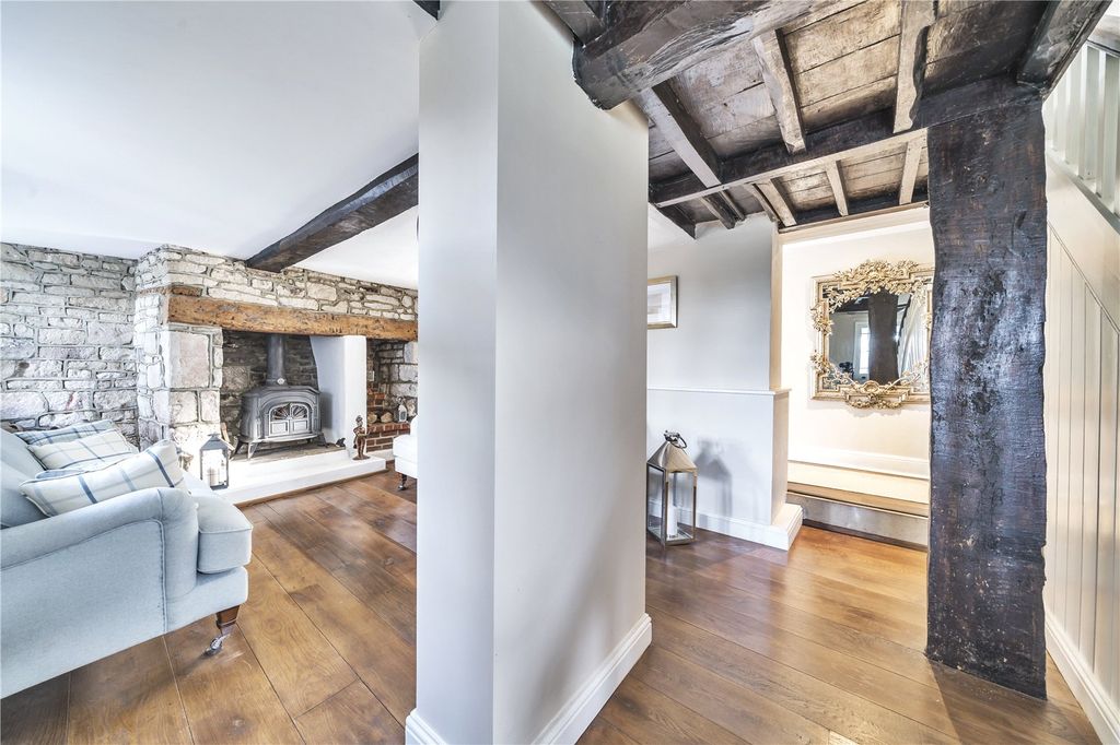 Property photo 2 of 25 Snug