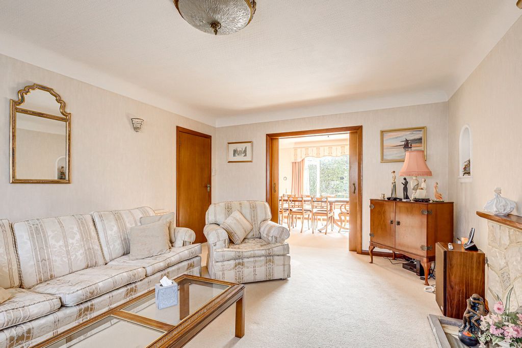 Property photo 2 of 21