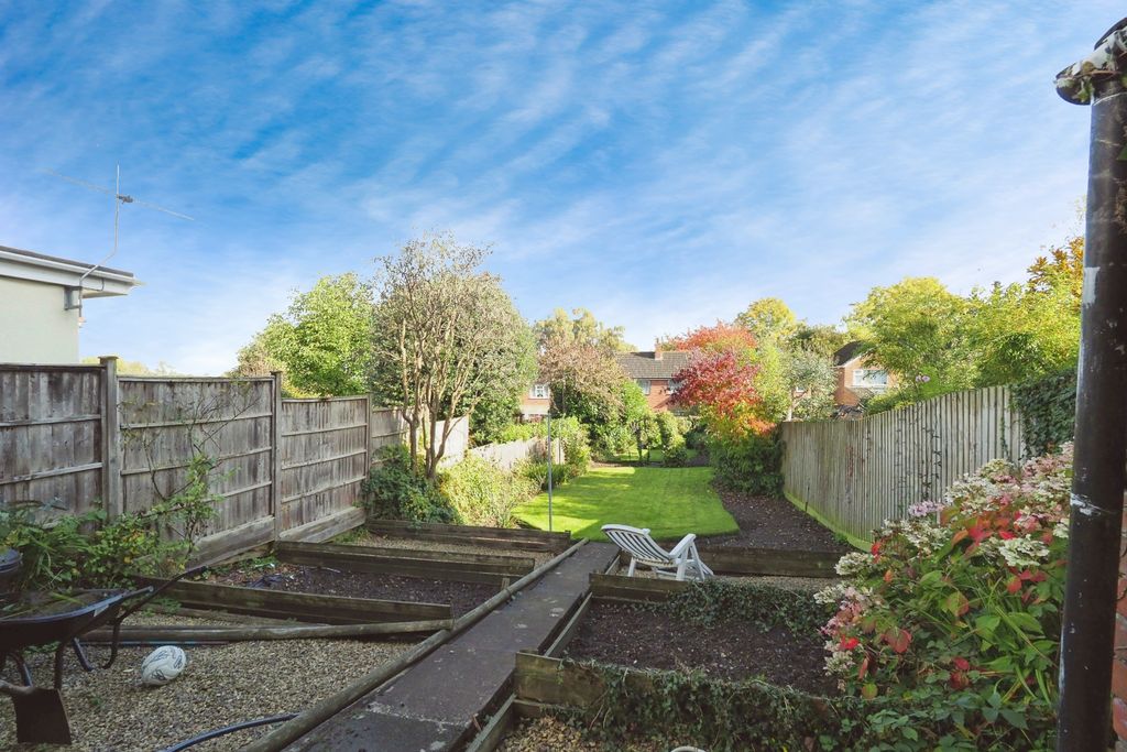 Property photo 2 of 22 Garden