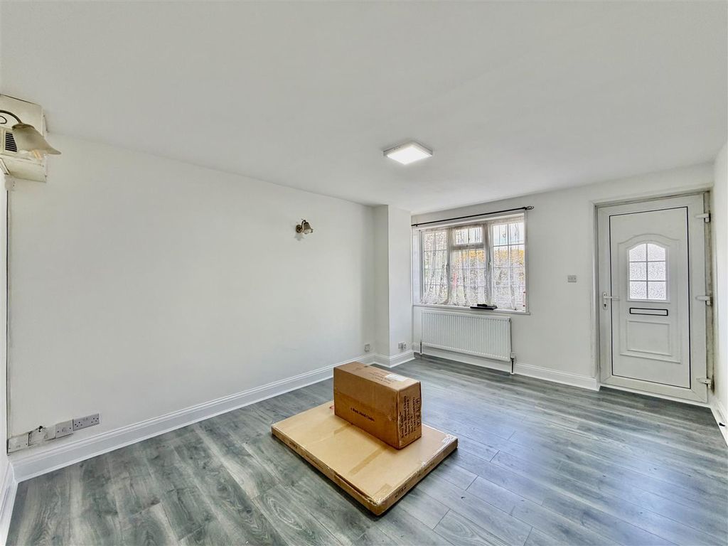 Property photo 2 of 9 Reception Room