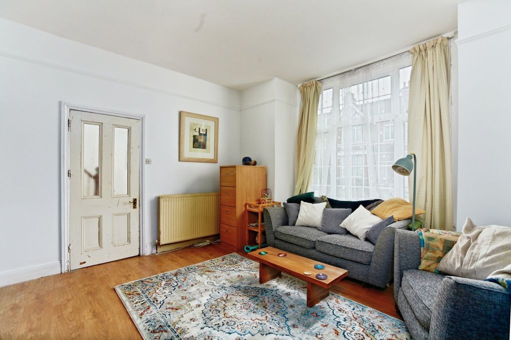 Property photo 3 of 18 Photo