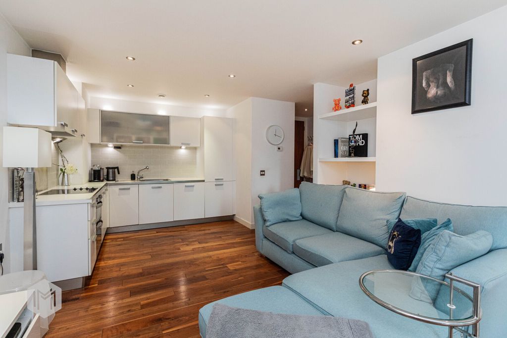 Property photo 3 of 16 Picture No. 01