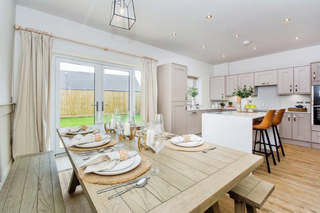 Property photo 2 of 11 Kitchen / Dining Room