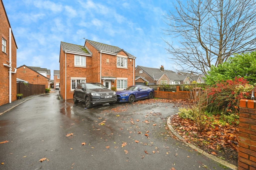 Property photo 1 of 17 Front