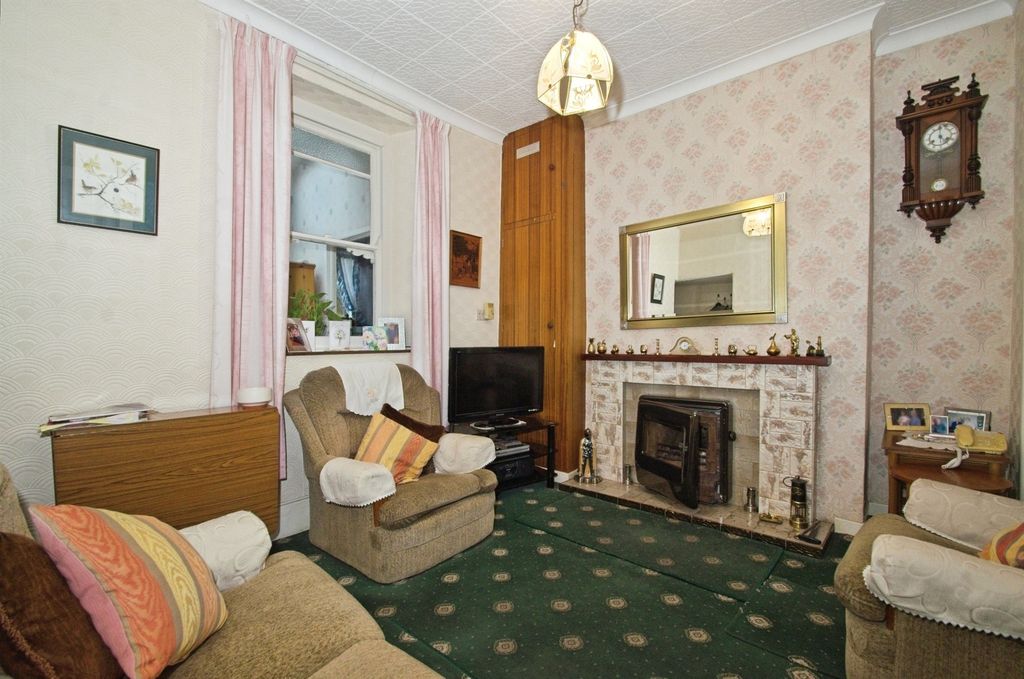 Property photo 3 of 18