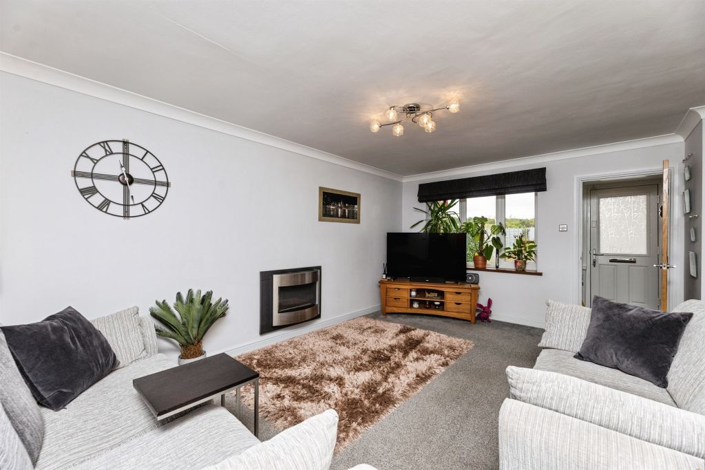 Property photo 2 of 23