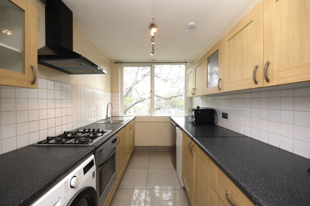 Property photo 2 of 14 5159201