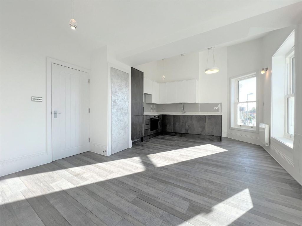 Property photo 1 of 11 7.Jpg