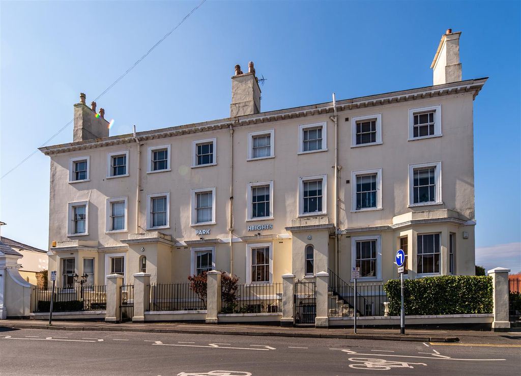 Property photo 1 of 13 4H Park Heights 005