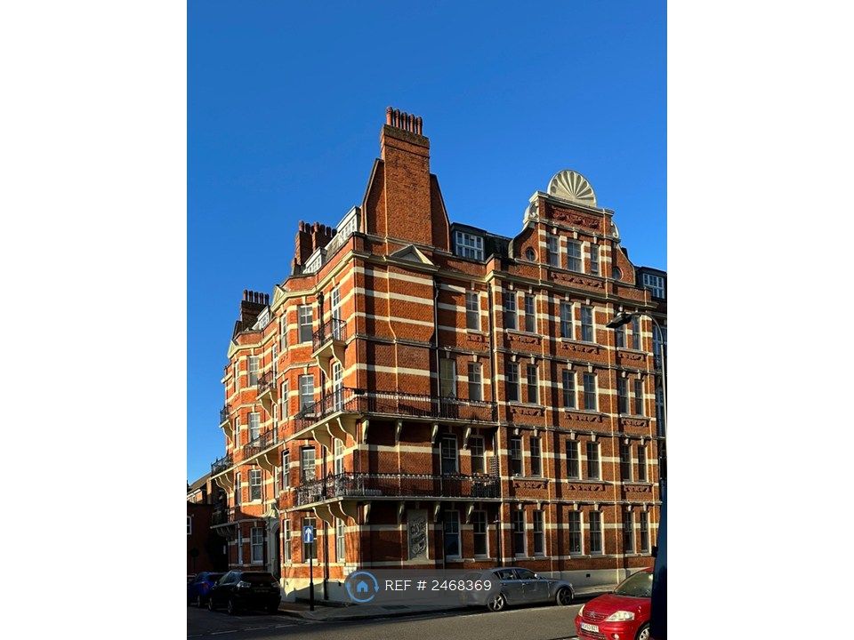 Property photo 1 of 18 Flat 3rd Floor