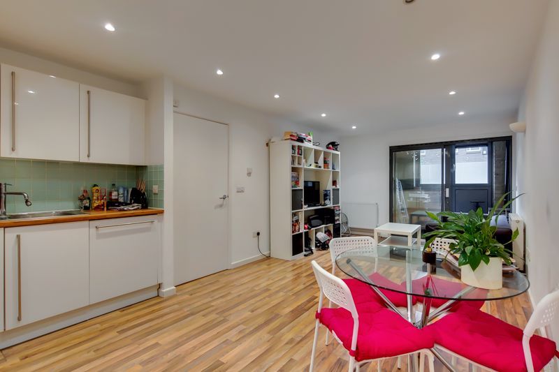 Property photo 2 of 9 Photo 8