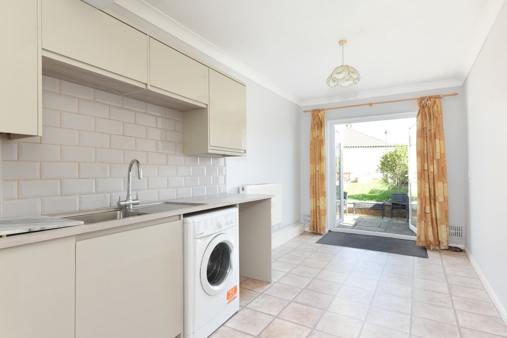 Property photo 3 of 11 44378015