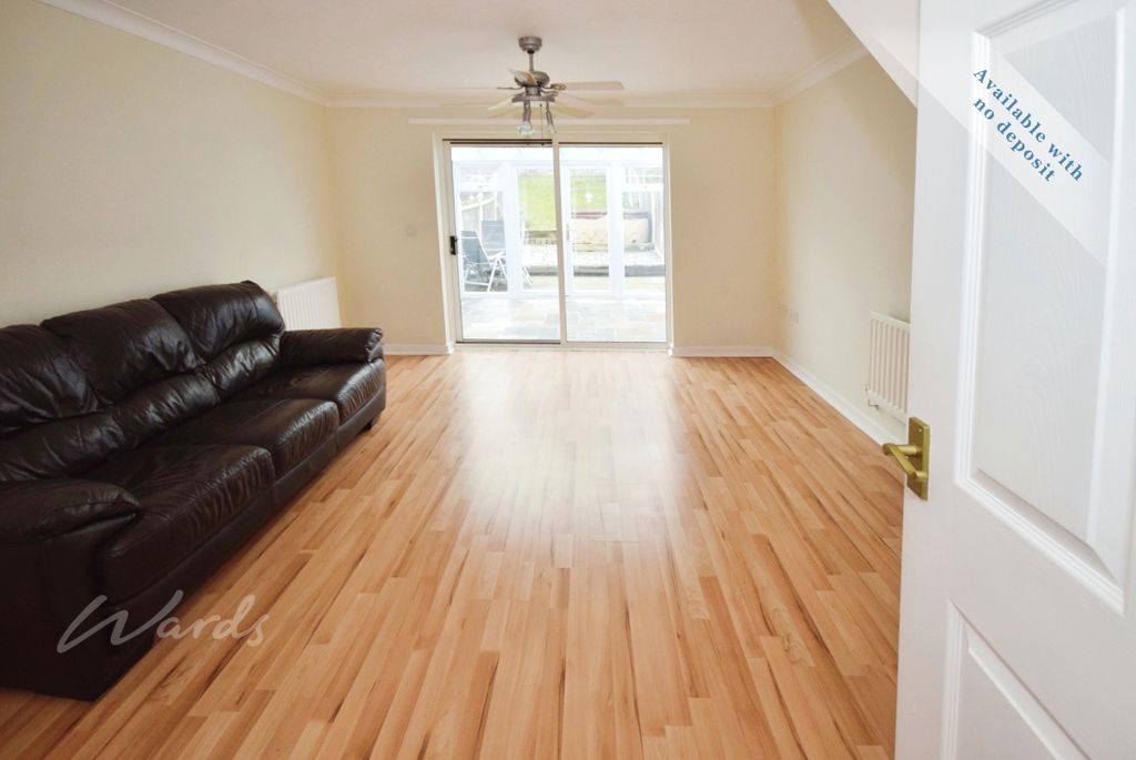 Property photo 3 of 10 Waterside Lounge