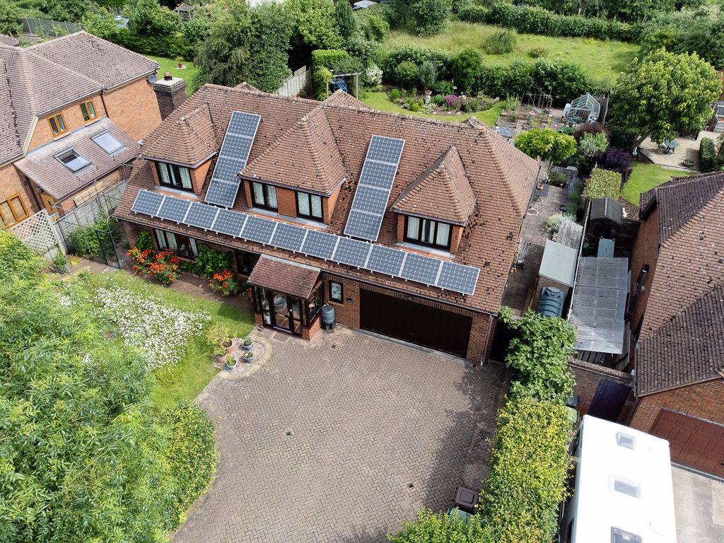 Property photo 3 of 22 Strawberry Fields-23