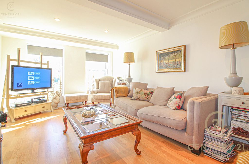 Property photo 2 of 13