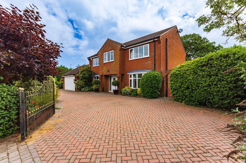 Property photo 2 of 36