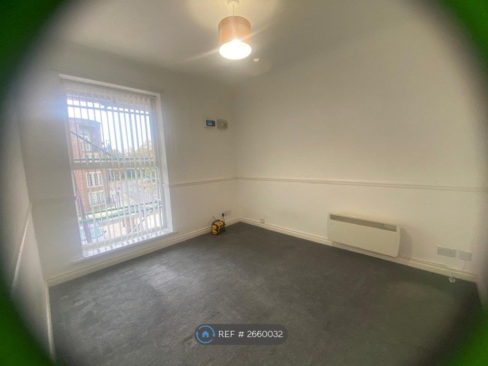 Property photo 1 of 4 Living Room