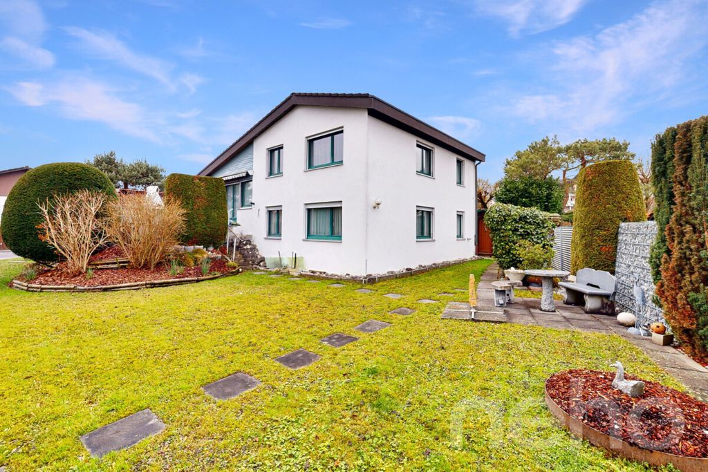 Property photo 3 of 12