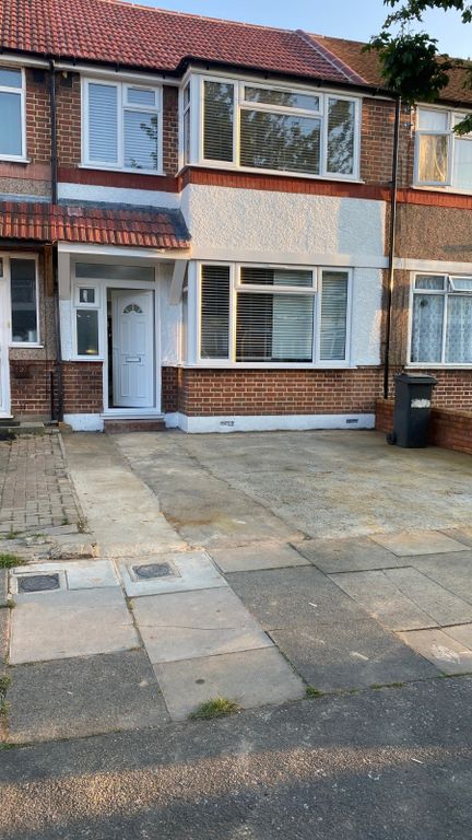 Property photo 1 of 13 4 Bedroom House For Rent