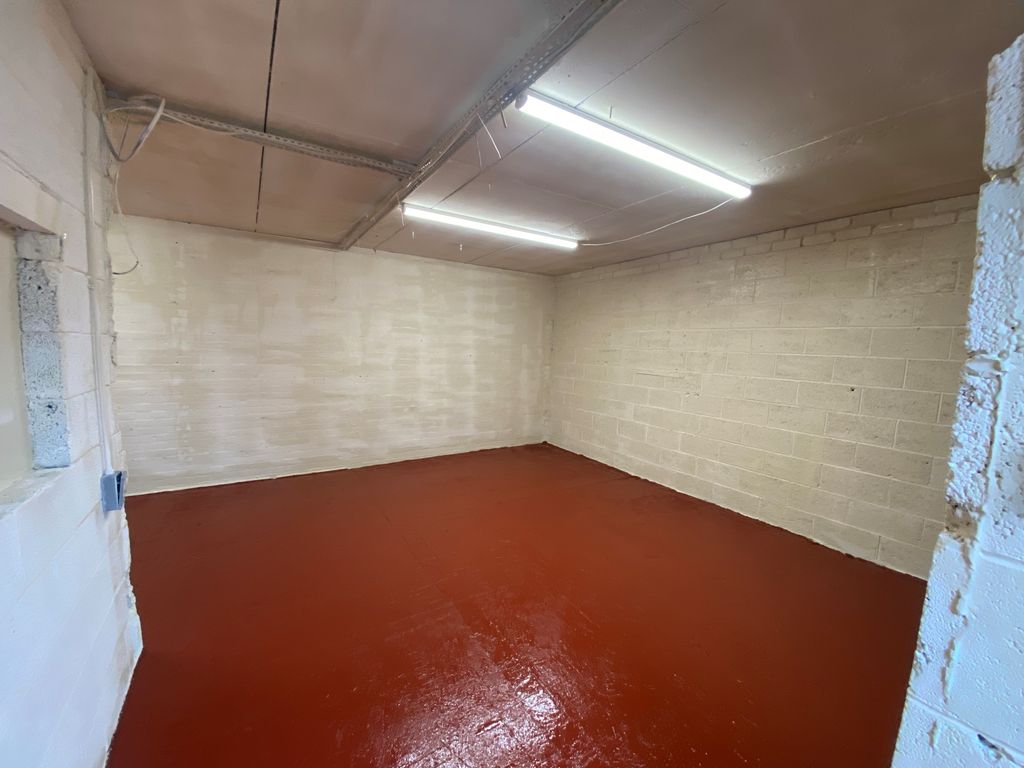 Property photo 1 of 5