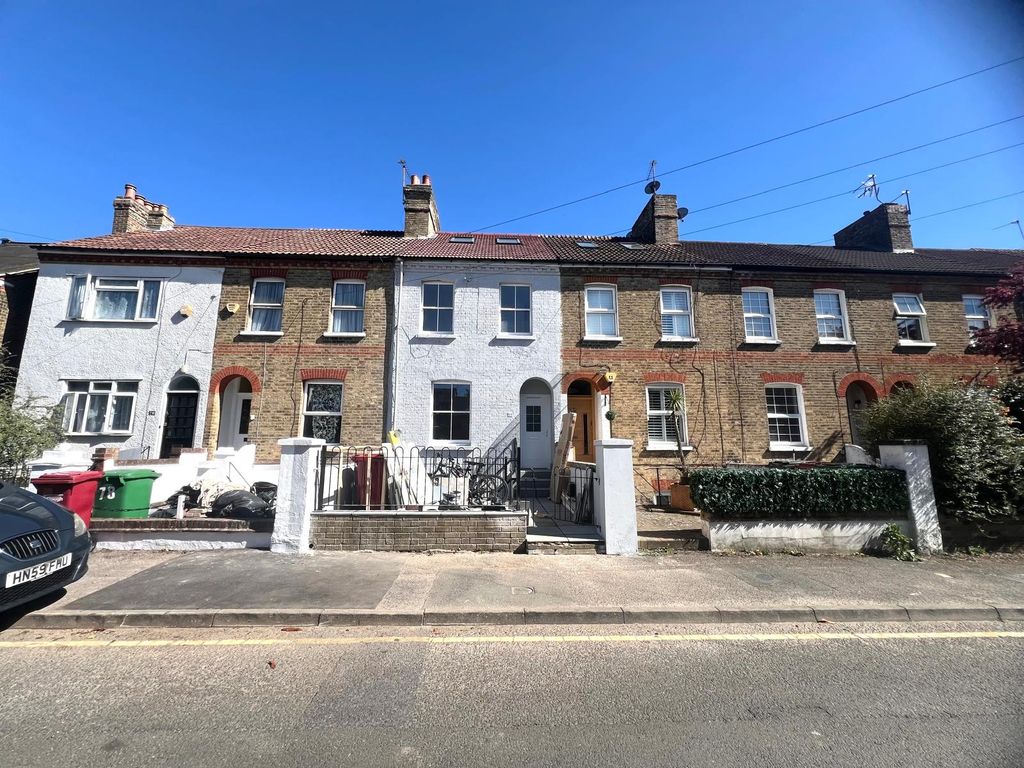 Property photo 1 of 11