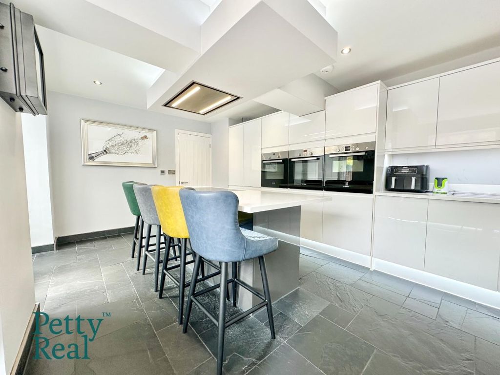 Property photo 1 of 20 A6A59E70-84B1-4B57-B66F-0Ae395Eb2383.Jpeg