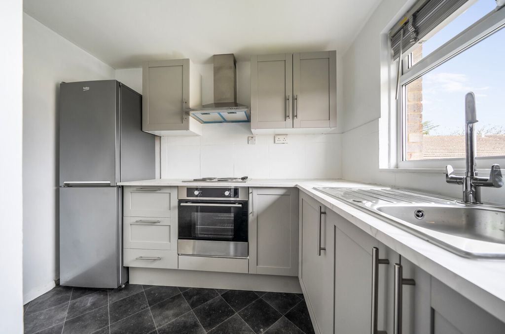 Property photo 2 of 15 1435123-7-69c16F5...