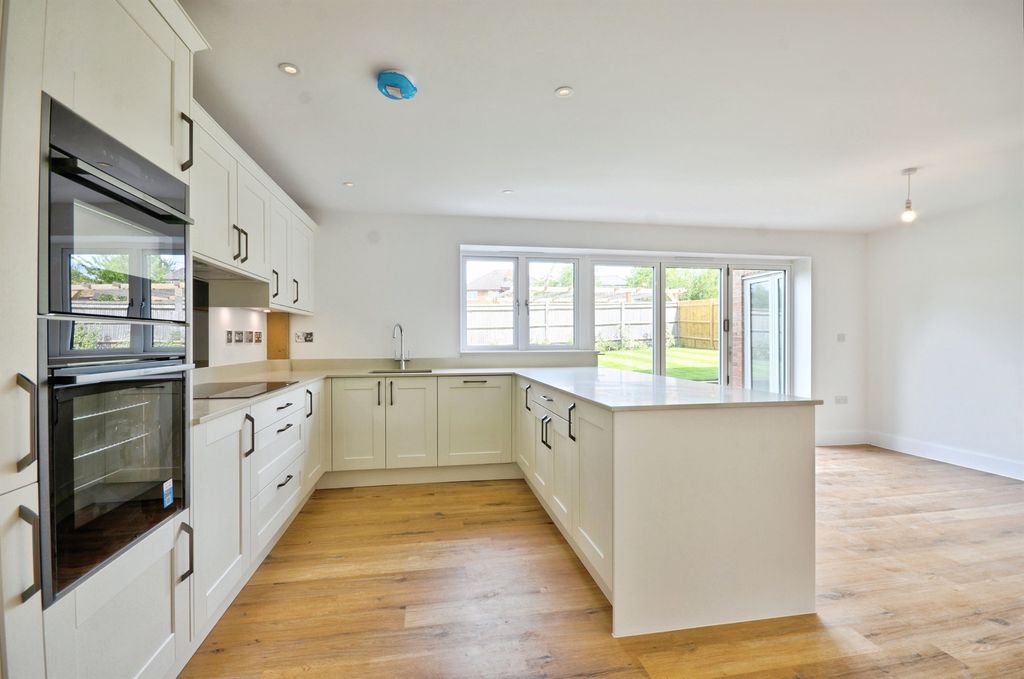 Property photo 3 of 22