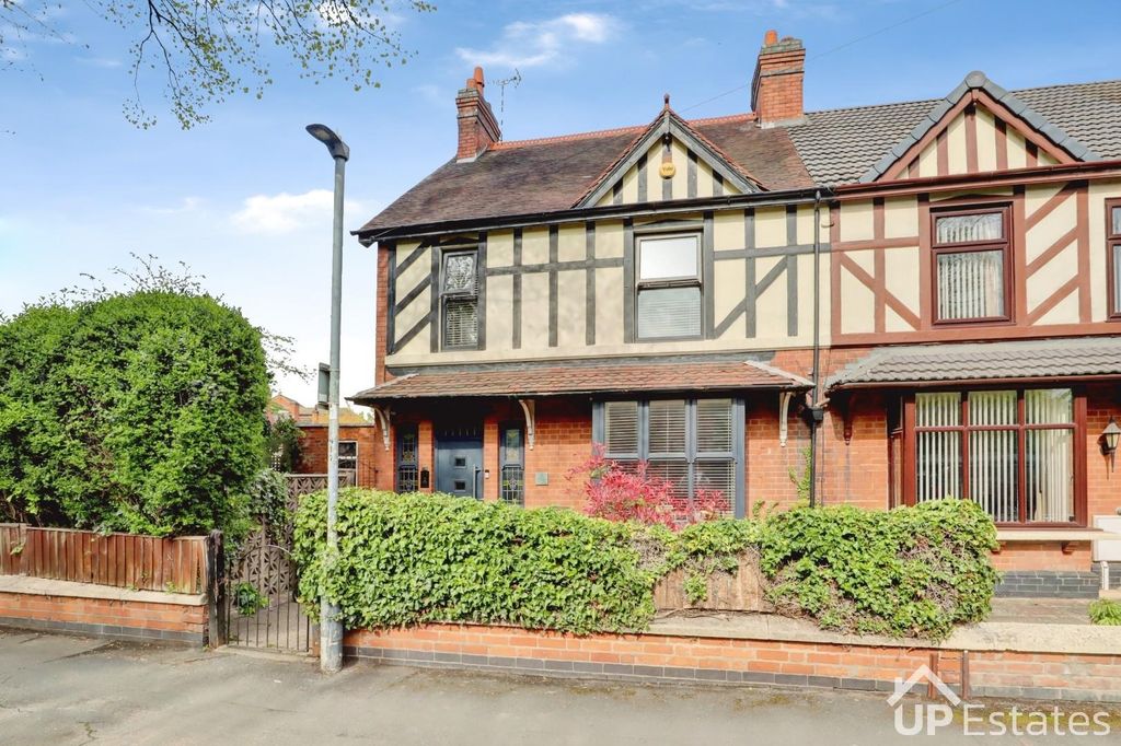 Property photo 1 of 17 Front Aspect