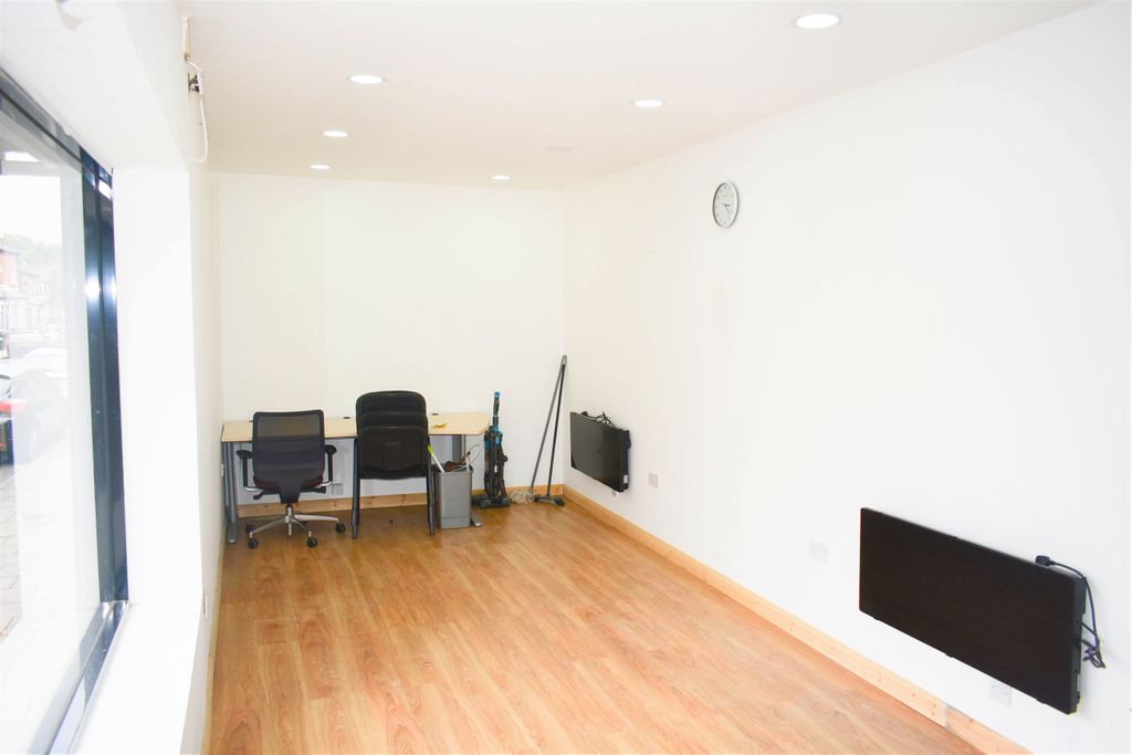 Property photo 2 of 3