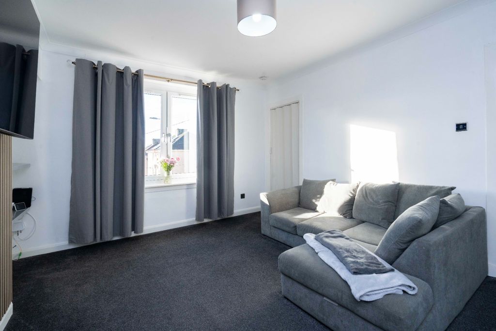 Property photo 3 of 23 4790446