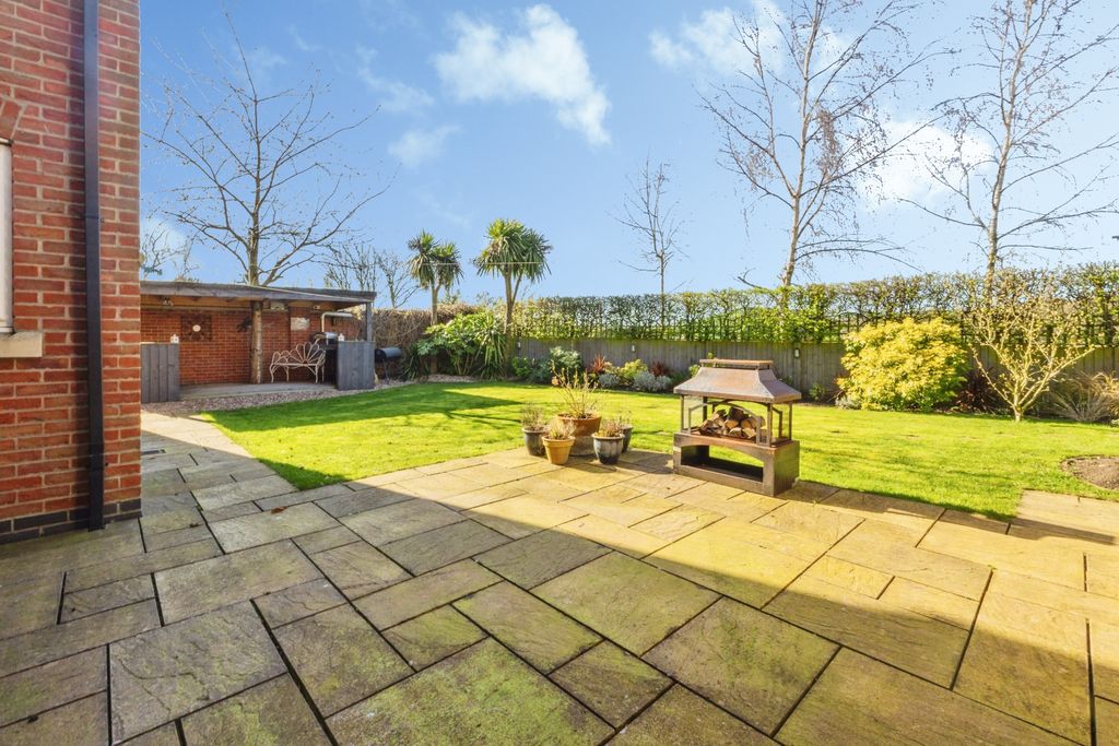 Property photo 2 of 24 2026-03-17-2Oldpitsclose037