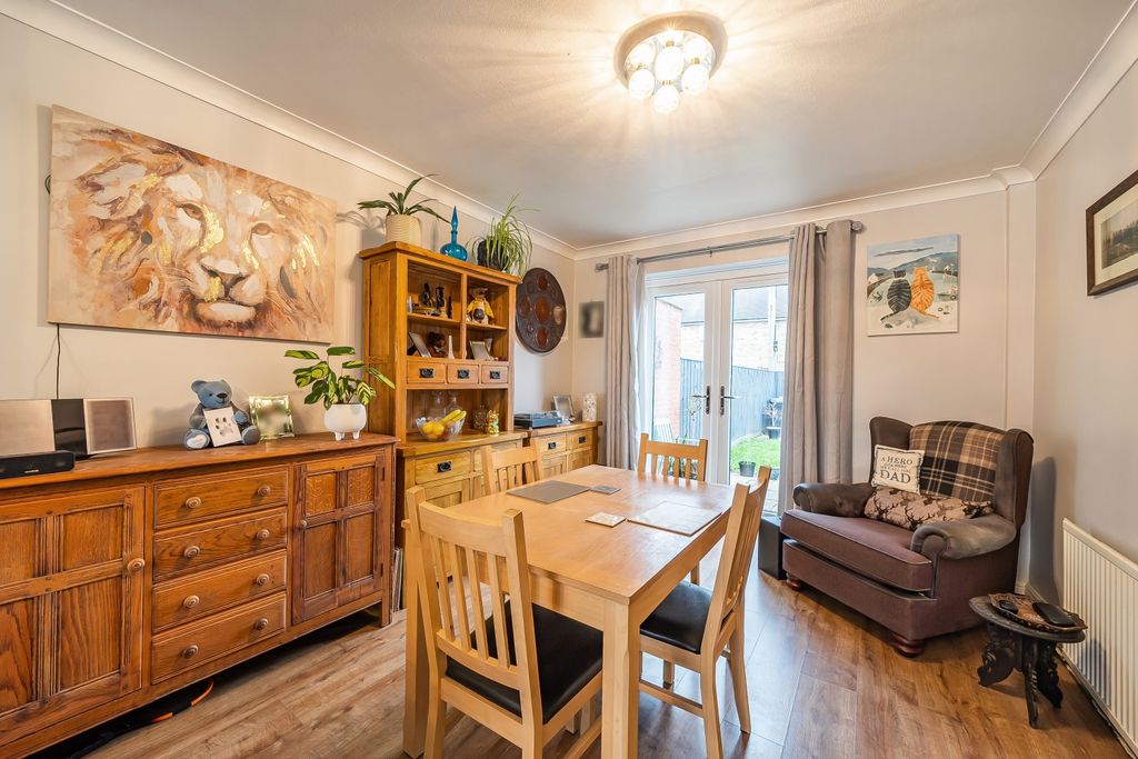 Property photo 2 of 10 Dining Area 1