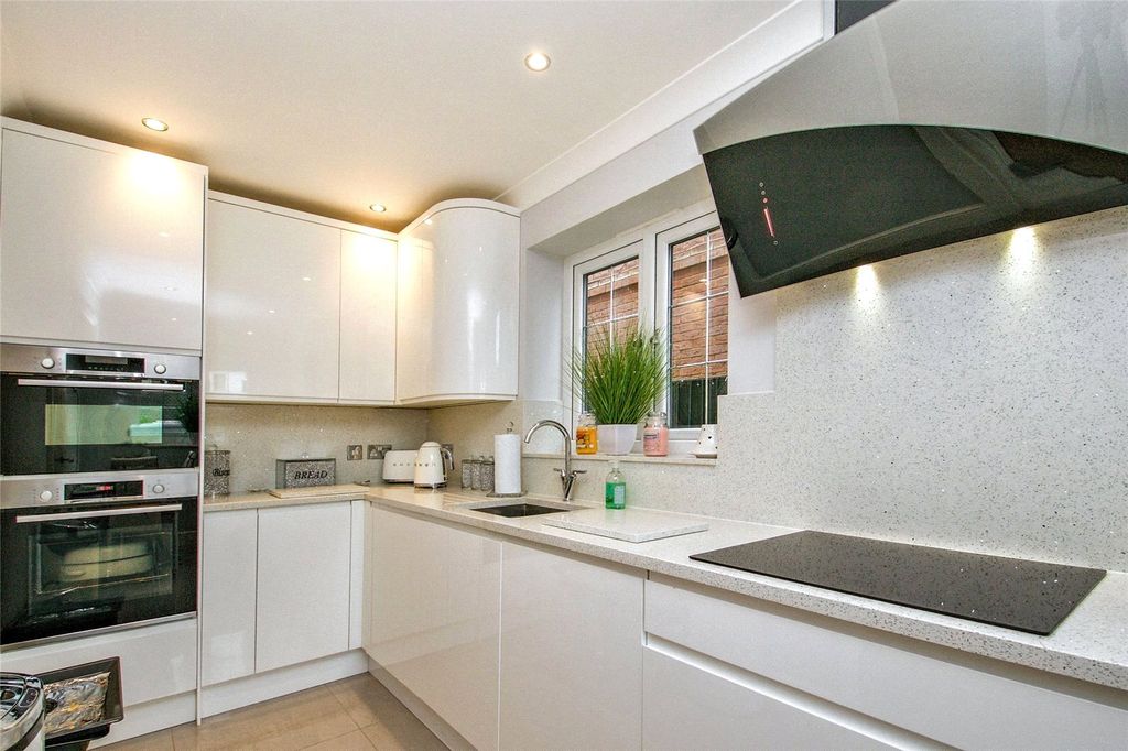 Property photo 2 of 15 Kitchen