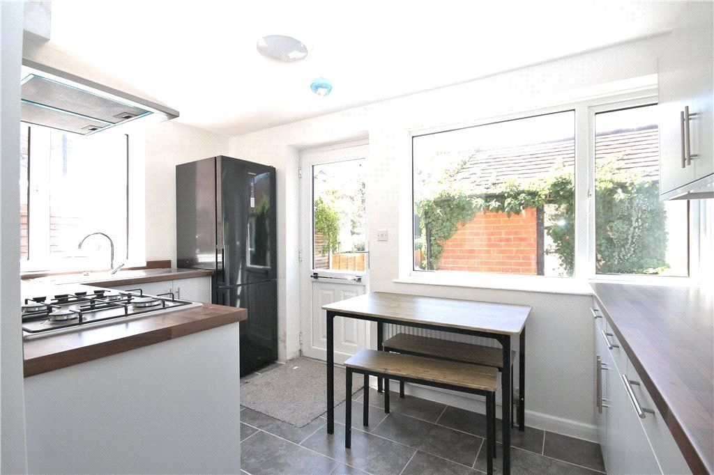 Property photo 2 of 7 Kitchen