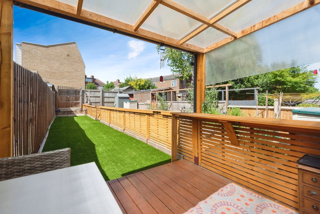 Property photo 2 of 20 London20Of30