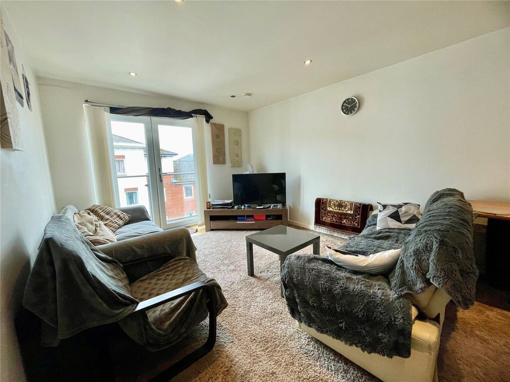 Property photo 2 of 10 Lounge