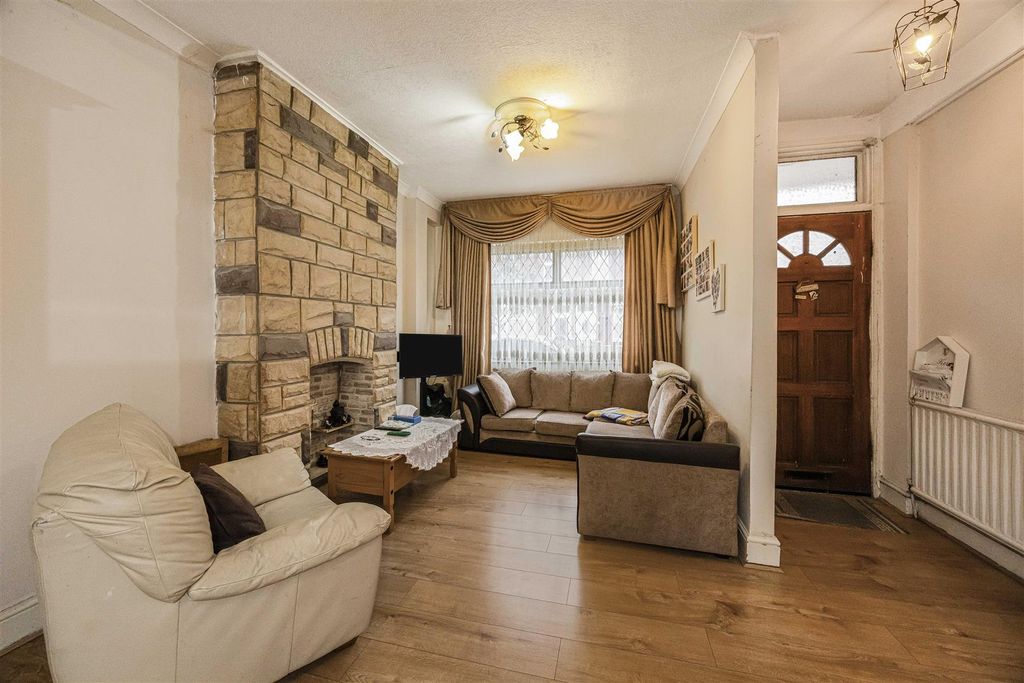 Property photo 3 of 15 6