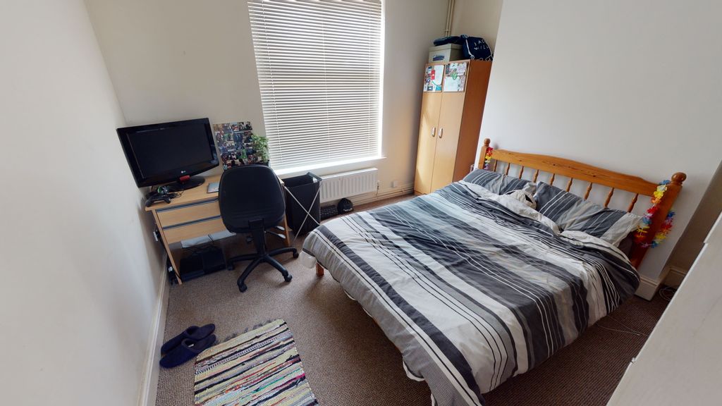 Property photo 3 of 6