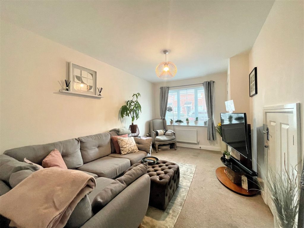 Property photo 2 of 13