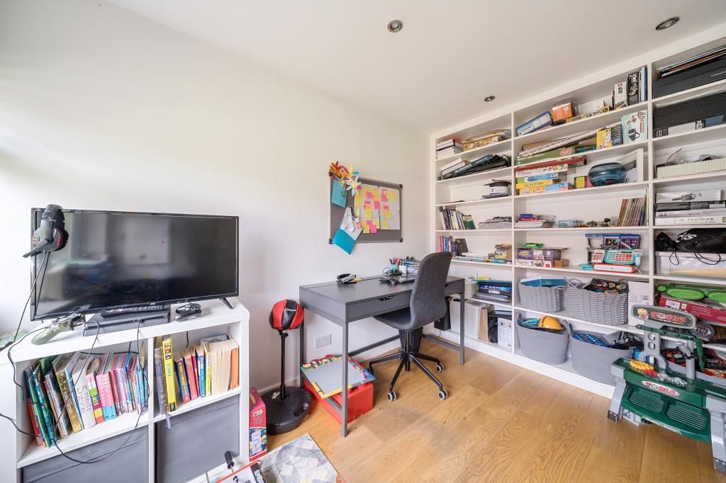 Property photo 3 of 10 Reception Room/Bedroom