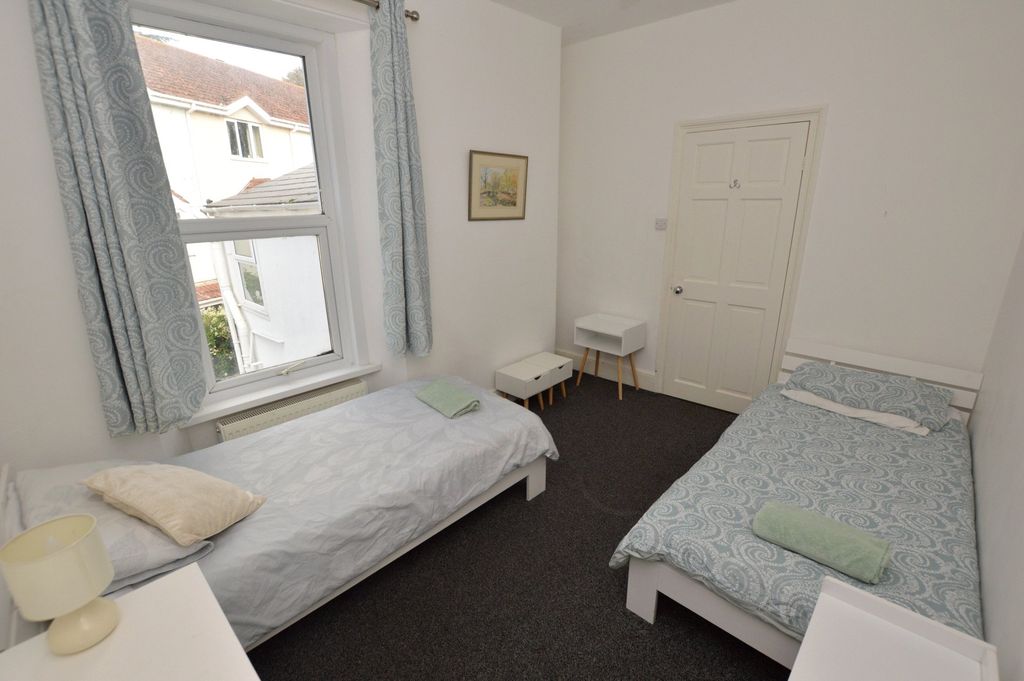 Property photo 3 of 9 Bedroom 1