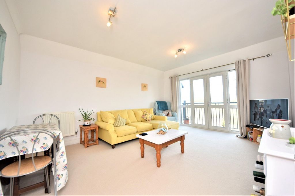 Property photo 3 of 14 Living Room