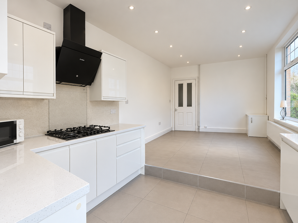 Property photo 3 of 14 Kitchen