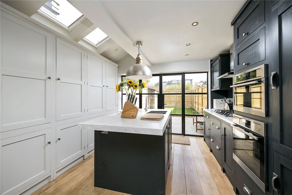 Property photo 1 of 10 Picture No. 11